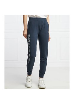 EA7 Spodnie dresowe | Regular Fit ze sklepu Gomez Fashion Store w kategorii Spodnie damskie - zdjęcie 164334529