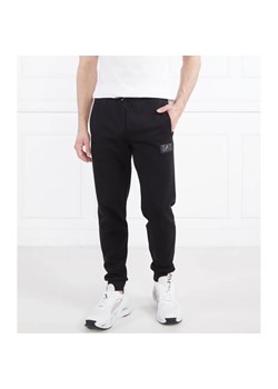 EA7 Spodnie dresowe | Regular Fit ze sklepu Gomez Fashion Store w kategorii Spodnie męskie - zdjęcie 164335346