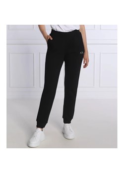 Armani Exchange Spodnie dresowe | Regular Fit ze sklepu Gomez Fashion Store w kategorii Spodnie damskie - zdjęcie 164335615