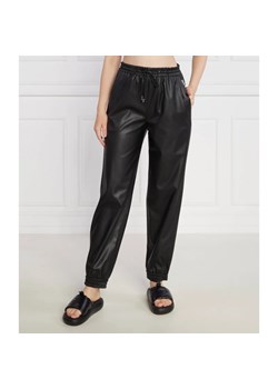 HUGO Spodnie dresowe Helera | Regular Fit ze sklepu Gomez Fashion Store w kategorii Spodnie damskie - zdjęcie 164335905