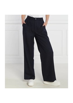 Pepe Jeans London Spodnie | Regular Fit | z dodatkiem wełny ze sklepu Gomez Fashion Store w kategorii Spodnie damskie - zdjęcie 164336758