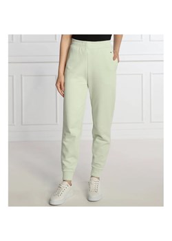 Tommy Hilfiger Spodnie dresowe | Relaxed fit ze sklepu Gomez Fashion Store w kategorii Spodnie damskie - zdjęcie 164337038