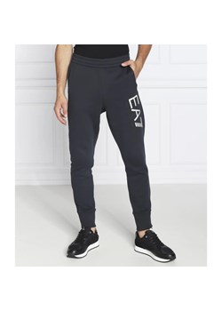 EA7 Spodnie dresowe | Regular Fit ze sklepu Gomez Fashion Store w kategorii Spodnie męskie - zdjęcie 164337486