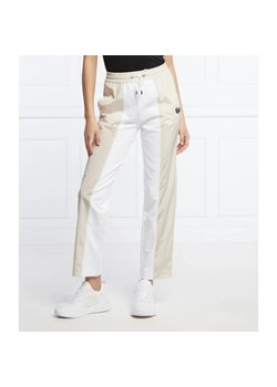 Emporio Armani Spodnie dresowe | Regular Fit ze sklepu Gomez Fashion Store w kategorii Spodnie damskie - zdjęcie 164340185