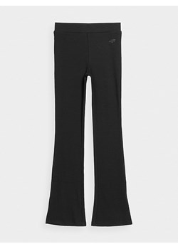 4F Spodnie dresowe w kolorze czarnym ze sklepu Limango Polska w kategorii Spodnie dziewczęce - zdjęcie 164354385