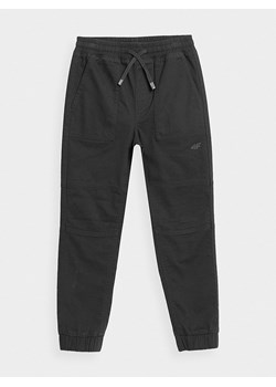 4F Spodnie w kolorze czarnym ze sklepu Limango Polska w kategorii Spodnie chłopięce - zdjęcie 164354407