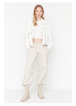 trendyol Spodnie w kolorze kremowym ze sklepu Limango Polska w kategorii Spodnie damskie - zdjęcie 164372016