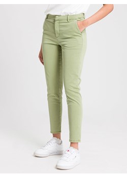 Cross Jeans Spodnie w kolorze oliwkowym ze sklepu Limango Polska w kategorii Spodnie damskie - zdjęcie 164372347