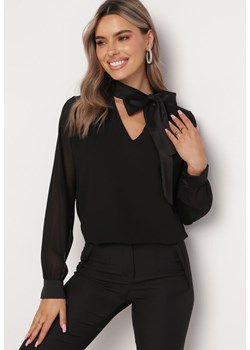 Czarna Bluzka z Wiązaniem wokół Szyi Clitorri ze sklepu Born2be Odzież w kategorii Bluzki damskie - zdjęcie 164441075
