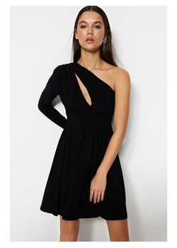 trendyol Sukienka w kolorze czarnym ze sklepu Limango Polska w kategorii Sukienki - zdjęcie 164445879