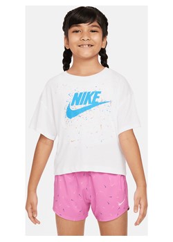 T-shirt dla małych dzieci Nike - Biel ze sklepu Nike poland w kategorii Bluzki dziewczęce - zdjęcie 164457865
