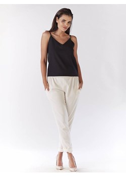 Awama Spodnie w kolorze kremowym ze sklepu Limango Polska w kategorii Spodnie damskie - zdjęcie 164463067
