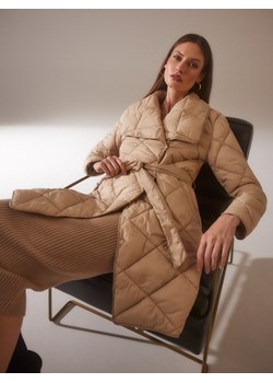 Mohito - Beżowy pikowany płaszcz - Beżowy ze sklepu Mohito w kategorii Płaszcze damskie - zdjęcie 164469505