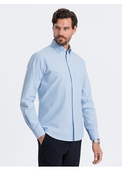 Koszula męska z tkaniny w stylu Oxford REGULAR - niebieska V2 OM-SHOS-0114 ze sklepu ombre w kategorii Koszule męskie - zdjęcie 164505157