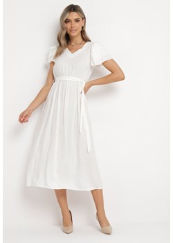 Biała Sukienka Midi z Wiskozy z Gumką w Pasie i Materiałowym Paskiem Aricia ze sklepu Born2be Odzież w kategorii Sukienki - zdjęcie 164529178