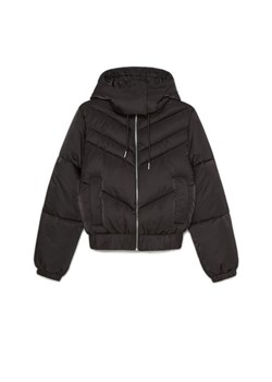 Cropp - Czarna pikowana kurtka z odpinanym kapturem - czarny ze sklepu Cropp w kategorii Kurtki damskie - zdjęcie 164548216