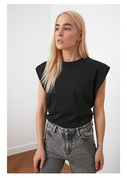 trendyol Koszulka w kolorze czarnym ze sklepu Limango Polska w kategorii Bluzki damskie - zdjęcie 164555085