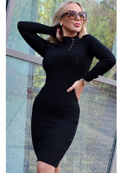 Dopasowana sukienka mini z ozdobnymi guzikami czarna Racelia, Kolor czarny, Rozmiar one size, Merribel ze sklepu Primodo w kategorii Sukienki - zdjęcie 164694486