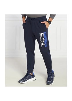 EA7 Spodnie dresowe | Regular Fit ze sklepu Gomez Fashion Store w kategorii Spodnie męskie - zdjęcie 164738469