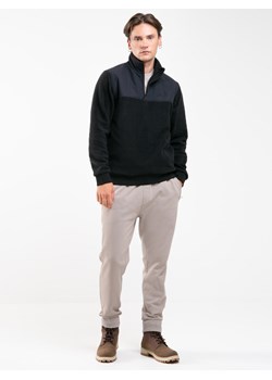 Bluza męska polarowa ze stójką czarna Aracley 906 ze sklepu Big Star w kategorii Bluzy męskie - zdjęcie 164749815