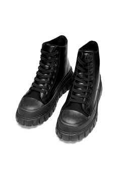 Damskie sneakersy na platformie klasyczne czarne ze sklepu WITTCHEN w kategorii Trampki damskie - zdjęcie 164876786