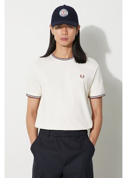 Fred Perry t-shirt bawełniany męski kolor beżowy z aplikacją M1588.U09 ze sklepu PRM w kategorii T-shirty męskie - zdjęcie 164883077