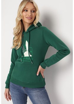 Zielona Bluza Dzianinowa z Kapturem i Nadrukiem Jubida ze sklepu Born2be Odzież w kategorii Bluzy damskie - zdjęcie 164899886