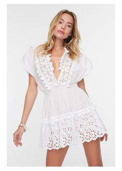 trendyol Sukienka w kolorze białym ze sklepu Limango Polska w kategorii Sukienki - zdjęcie 164902215
