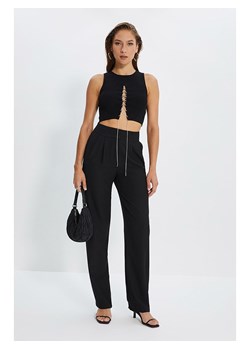 trendyol Spodnie w kolorze czarnym ze sklepu Limango Polska w kategorii Spodnie damskie - zdjęcie 164902236