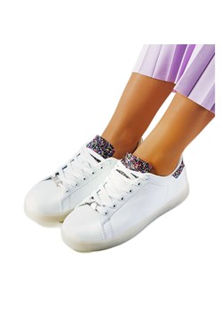 Białe sneakersy z ledami Alfaro ze sklepu ButyModne.pl w kategorii Buty sportowe damskie - zdjęcie 164910007