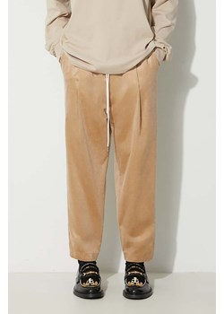 Drôle de Monsieur spodnie sztruksowe Le Pantalon Cropped Corduroy kolor beżowy C-BP101-CO076-BG ze sklepu PRM w kategorii Spodnie męskie - zdjęcie 164931955