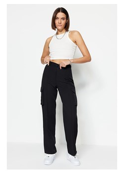 trendyol Spodnie w kolorze czarnym ze sklepu Limango Polska w kategorii Spodnie damskie - zdjęcie 164939848