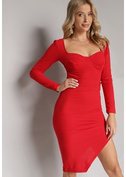 Czerwona Dopasowana Sukienka Midi z Marszczeniem Coldi ze sklepu Born2be Odzież w kategorii Sukienki - zdjęcie 165003237