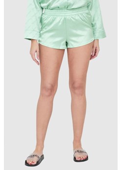 JUICY COUTURE Zielone satynowe szorty piżamowe w logo, Wybierz rozmiar L ze sklepu outfit.pl w kategorii Piżamy damskie - zdjęcie 165007309