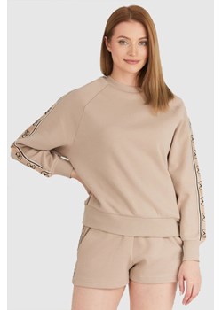 GUESS Beżowa bluza damska z lampasami w logo, Wybierz rozmiar M ze sklepu outfit.pl w kategorii Bluzy damskie - zdjęcie 165007327