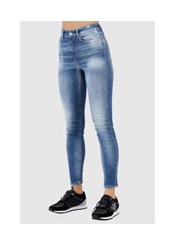 GUESS Niebieskie jeansy damskie z wysokim stanem, Wybierz rozmiar 25/29 ze sklepu outfit.pl w kategorii Jeansy damskie - zdjęcie 165008405