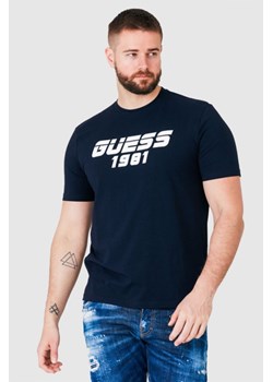 GUESS Granatowy t-shirt męski z odblaskowym logo, Wybierz rozmiar L ze sklepu outfit.pl w kategorii T-shirty męskie - zdjęcie 165014105