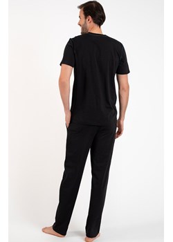 Piżama męska czarna z krótkim rękawem i długą nogawką Club, Kolor czarny, Rozmiar S, Italian Fashion - id: 178979 - marki Italian Fashion - 165018487 Piżama męska czarna z krótkim rękawem i długą nogawką Club, Kolor czarny, Rozmiar S, Italian Fashion ze sklepu Intymna w kategorii Piżamy męskie - zdjęcie 165018487