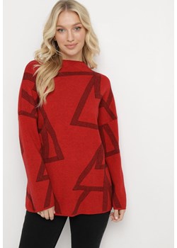 Czerwony Golf w Geometryczny Wzór Ataloga ze sklepu Born2be Odzież w kategorii Swetry damskie - zdjęcie 165034265