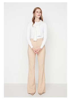 trendyol Spodnie w kolorze beżowym ze sklepu Limango Polska w kategorii Spodnie damskie - zdjęcie 165034675