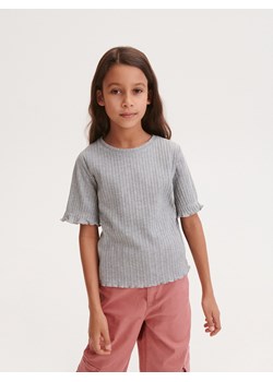 Reserved - Prążkowany t-shirt z bawełną - jasnoszary ze sklepu Reserved w kategorii Bluzki dziewczęce - zdjęcie 165047599