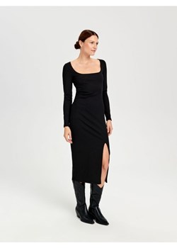 Sinsay - Sukienka midi z rozcięciem - czarny ze sklepu Sinsay w kategorii Sukienki - zdjęcie 165228987