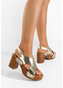 Złote sandały na słupku i platformie Azalea ze sklepu Zapatos w kategorii Sandały damskie - zdjęcie 165297159