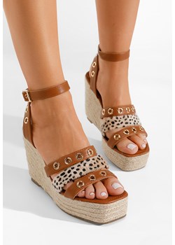 Camelowe sandały na koturnie Kria ze sklepu Zapatos w kategorii Sandały damskie - zdjęcie 165297555