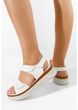 Białe sandały na koturnie skórzane Jeremia ze sklepu Zapatos w kategorii Sandały damskie - zdjęcie 165298429