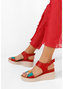 Czerwone sandały na koturnie skórzane Lauria ze sklepu Zapatos w kategorii Sandały damskie - zdjęcie 165298649