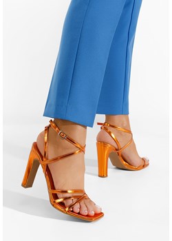 Pomarańczowe sandały na słupku Ayleen ze sklepu Zapatos w kategorii Sandały damskie - zdjęcie 165299358