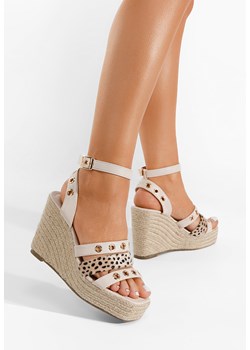 Beżowe sandały na koturnie Kria ze sklepu Zapatos w kategorii Sandały damskie - zdjęcie 165299367