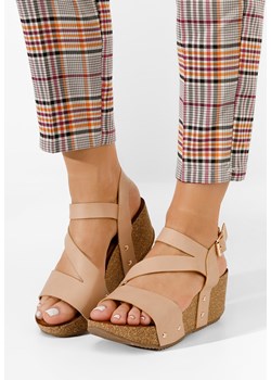 Beżowe sandały na platformie Thalia ze sklepu Zapatos w kategorii Sandały damskie - zdjęcie 165299378