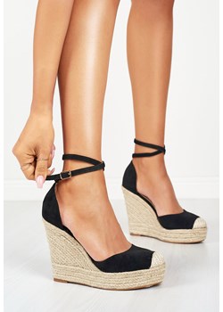 Czarne sandały na koturnie Saniza ze sklepu Zapatos w kategorii Espadryle damskie - zdjęcie 165299525